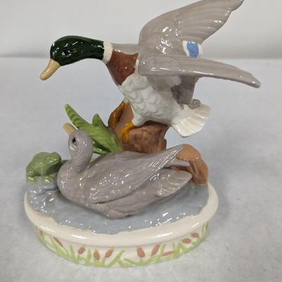 Porcelain Ceramic Duck/Frog Trinket Box