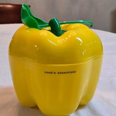 CooksEssentials 1.5 Quart Pepper or Tomato Slow Cooker