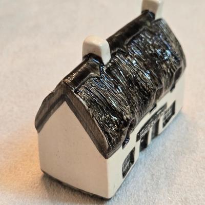 Countryside Collection "Britian in Miniature" No.6 Public House