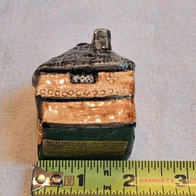 Countryside Collection "Britian in Miniature" No. 11 Thatch Decorated House