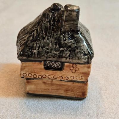Countryside Collection "Britian in Miniature" No. 11 Thatch Decorated House