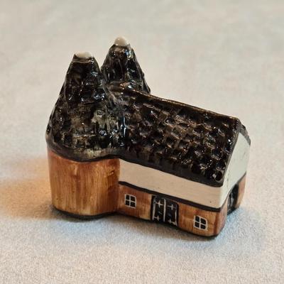Countryside Collection "Britian in Miniature" No. 17 Oast House