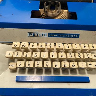 Vintage Petite International Typewriter