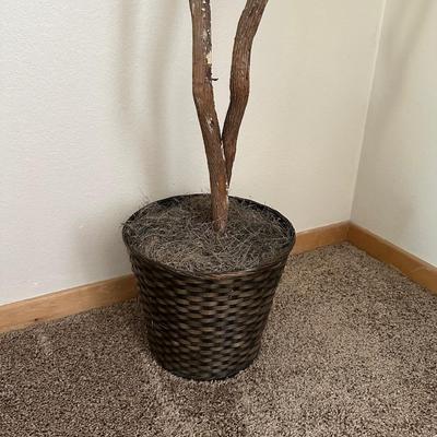 FAUX POTTED GREEN LEAF TREE