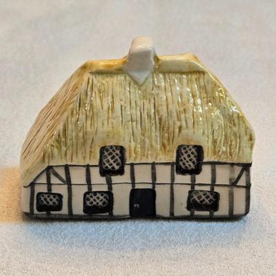 Countryside Collection "Britian in Miniature" No. 5 Thatched Beam House
