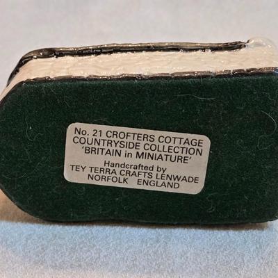 Countryside Collection "Britian in Miniature" No. 21 Crofters Cottage