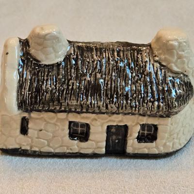 Countryside Collection "Britian in Miniature" No. 21 Crofters Cottage
