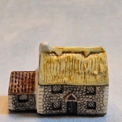 Countryside Collection "Britian in Miniature" No. 9 Norfolk Flint Cottage