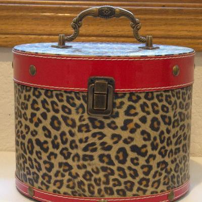 Vintage Small Hat Box