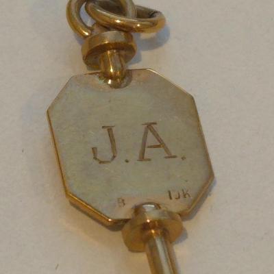 Vintage 10k C.U. Band Pendant from Balfour