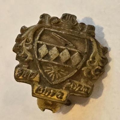 Vintage Fraternity or Sorority Pin