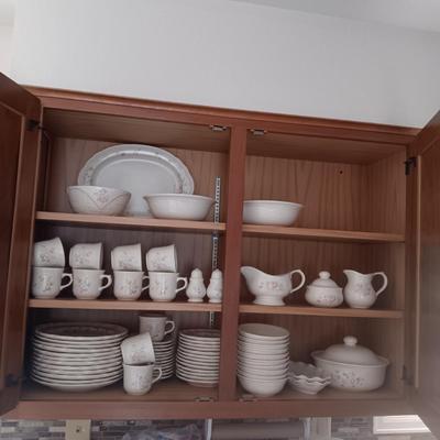 12 PLACE SETTING OF PFALTZGRAFF DINNERWARE WITH EXTRAS