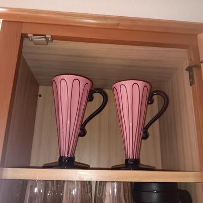 TRAVEL CUPS, NO SPILL COFFEE MUGS AND DRINKWARE