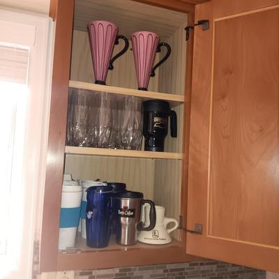 TRAVEL CUPS, NO SPILL COFFEE MUGS AND DRINKWARE