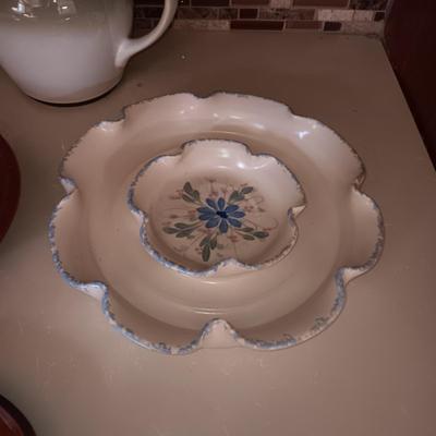 LONGABERGER TEAPOT AND OTHER SERVING PIECES