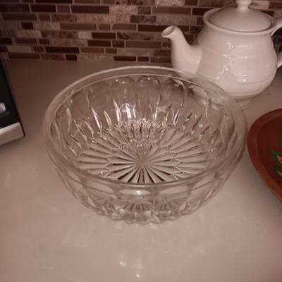 LONGABERGER TEAPOT AND OTHER SERVING PIECES