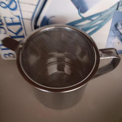3 PC ROASTING PAN, 3 STAINLESS STEEL BOWLS, SMALL CROCK POT AND MORE