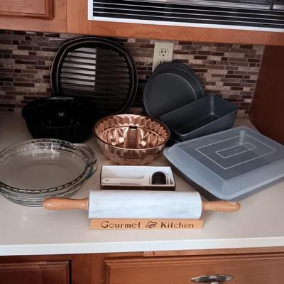 A GREAT ASSORTMENT OF BAKEWARE