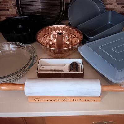 A GREAT ASSORTMENT OF BAKEWARE