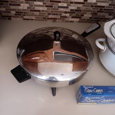 FARBERWARE ELECTRIC FRYING PAN AND A LARGE CROCK POT