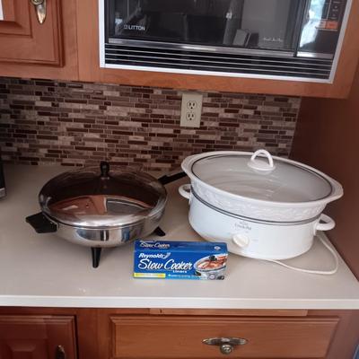 FARBERWARE ELECTRIC FRYING PAN AND A LARGE CROCK POT