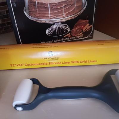CANDY AND JELLO MOLD, CAKE PLATE, RECIPE SCALE AND MORE