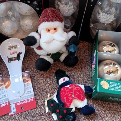 CHRISTMAS DECORATIONS, 2 TOTES AND AN AFGHAN HOLDER