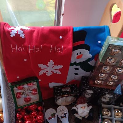CHRISTMAS DECORATIONS, 2 TOTES AND AN AFGHAN HOLDER