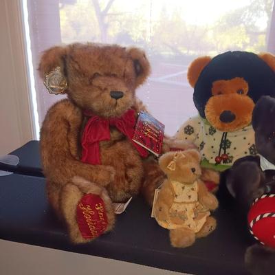 BOYD'S AND OTHER TEDDY BEARS