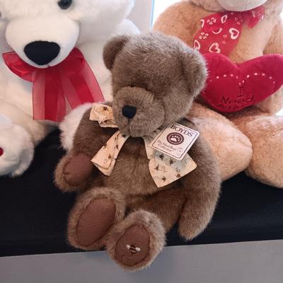 BOYD'S AND OTHER TEDDY BEARS