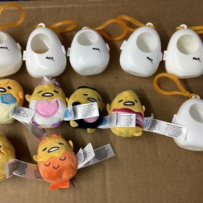 Lot of 12 cutie beans, toys