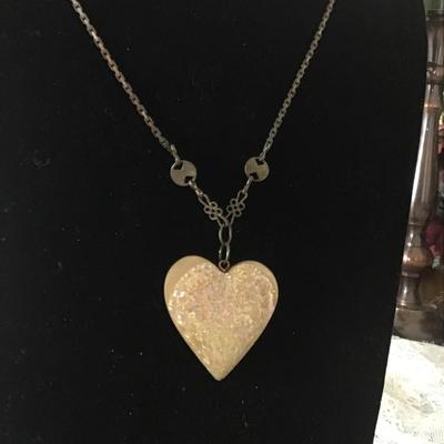 Mother of pearl heart pendant necklace