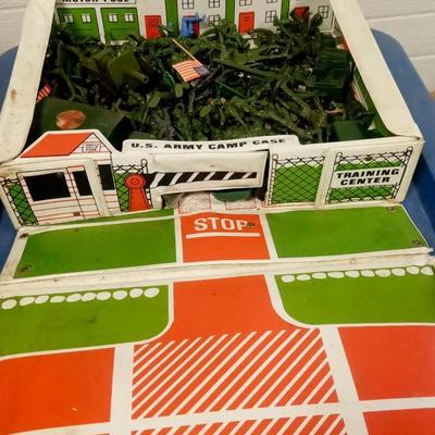 LOT 99 VINTAGE TOY ARMY TRAINING CENTER