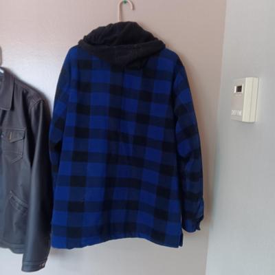 MEN'S COATS AND JACKET SIZE XL
