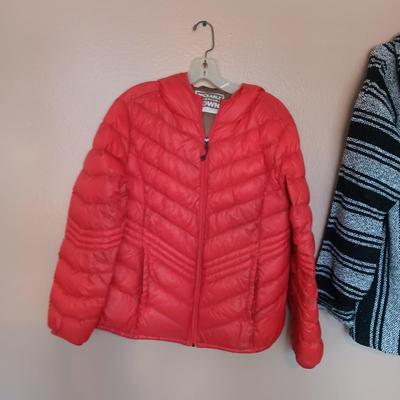 MEN'S COATS AND JACKET SIZE XL