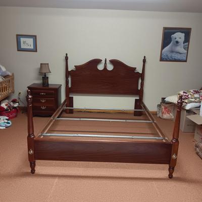 BROYHILL QUEEN BED FRAME AND 2 DRAWER NIGHT STAND WITH LAMP