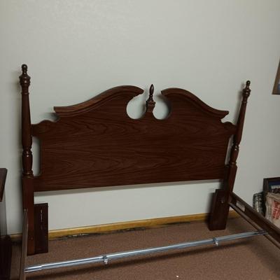 BROYHILL QUEEN BED FRAME AND 2 DRAWER NIGHT STAND WITH LAMP