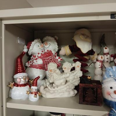 A HUGE ASSORTMENT OF CHRISTMAS DECORATIONS