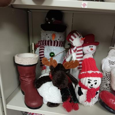 A HUGE ASSORTMENT OF CHRISTMAS DECORATIONS
