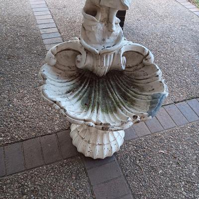 CONCRETE DUTCH GIRL WATER FEATURE