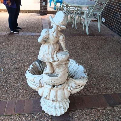 CONCRETE DUTCH GIRL WATER FEATURE
