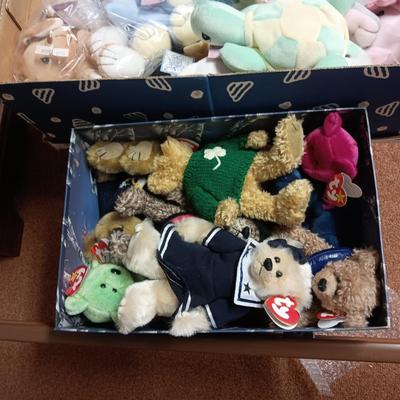 BEANIE BABIES, PRECIOUS MOMENTS AND HALLMARK TROPICANIMAL PLUSH PETS