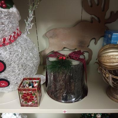 LARGE LOT OF GREAT CHRISTMAS DECORATIONS