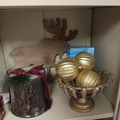 LARGE LOT OF GREAT CHRISTMAS DECORATIONS