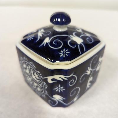 Blue Medallion Tea Caddy