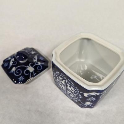 Blue Medallion Tea Caddy