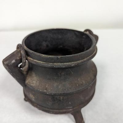 Cast Iron Miniature 6" Kettle