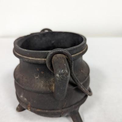Cast Iron Miniature 6" Kettle