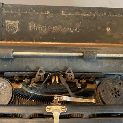 Vintage Underwood Tupewriter