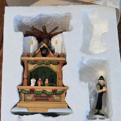 Dept. 56 Alpine Village - Christmas Market -Pyramid Booth